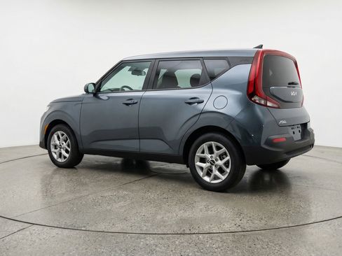 Used 2025 Kia Soul LX w/ LX Technology Package FWD image 6