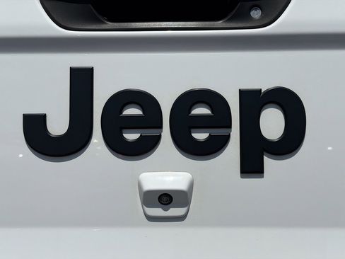 Used 2020 Jeep Gladiator Sport w/ Quick Order Package 24S AWD/4WD image 11