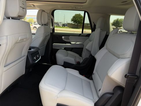 Used 2026 Ford Expedition Max Platinum w/ Driver's Package AWD/4WD image 29