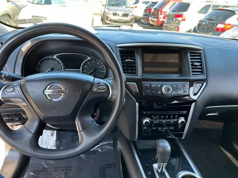 Used 2016 Nissan Pathfinder S image 13