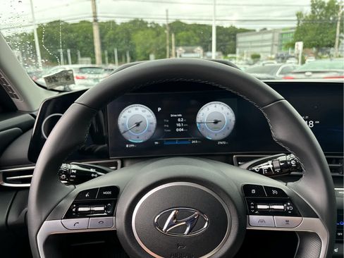 Used 2023 Hyundai Elantra SEL w/ Convenience Package FWD image 9