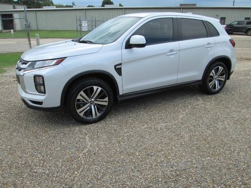 Used 2025 Mitsubishi Outlander Sport ES AWD/4WD image 2