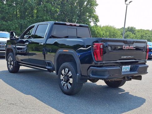 Used 2024 GMC Sierra 2500 Denali w/ Denali Reserve Package AWD/4WD image 4