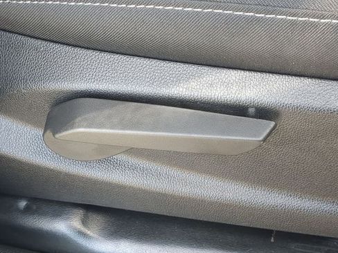 Used 2022 Chevrolet Colorado LT w/ Fleet Safety Package image 36