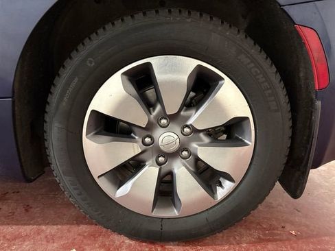 Used 2018 Chrysler Pacifica Limited w/ Advanced Safetytec Group image 30