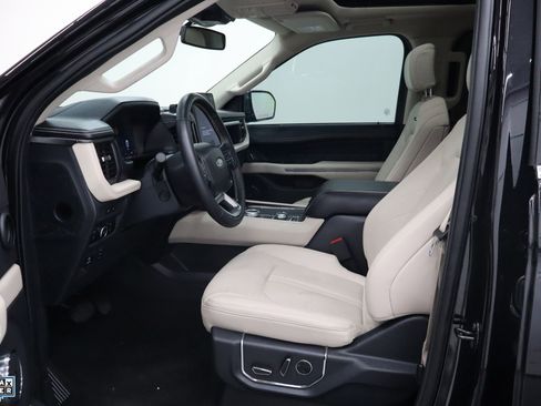 Used 2024 Ford Expedition Max Platinum AWD/4WD image 26