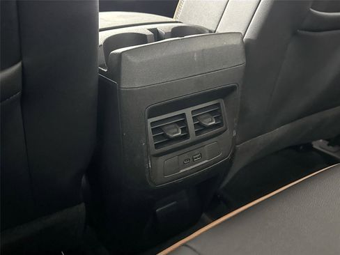 Used 2023 GMC Canyon AT4 w/ AT4 Premium Package AWD/4WD image 33