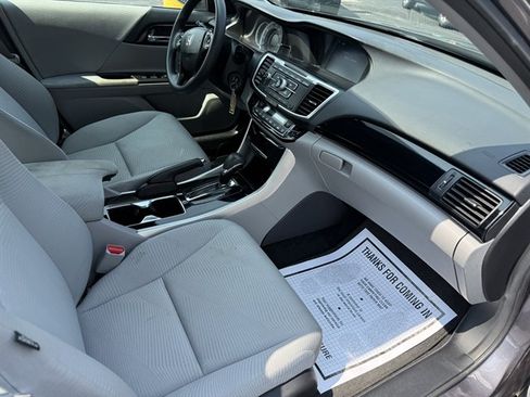 Used 2017 Honda Accord LX image 36
