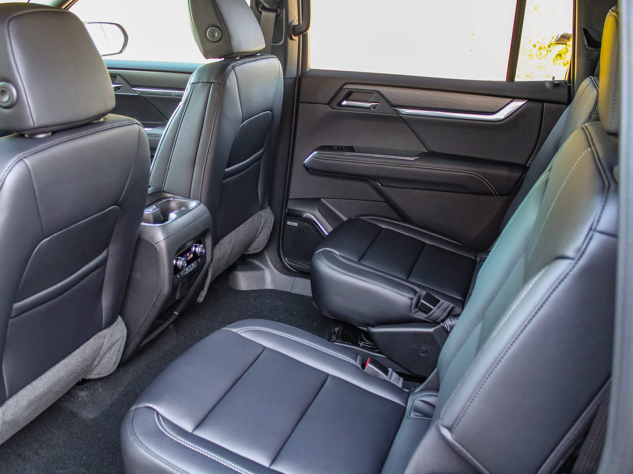 New 2027 GMC Acadia Elevation w/ Black Edition AWD/4WD image 22