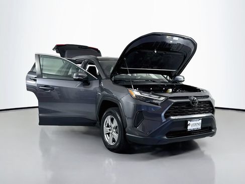 Used 2025 Toyota RAV4 XLE FWD image 19