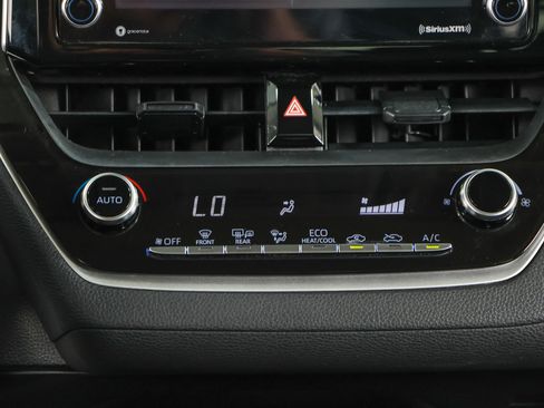 Used 2021 Toyota Corolla LE FWD image 20