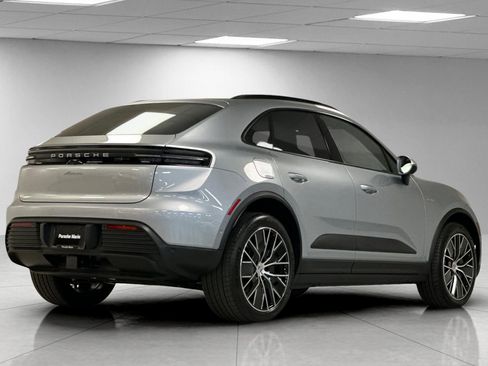 New 2025 Porsche Macan Electric image 8