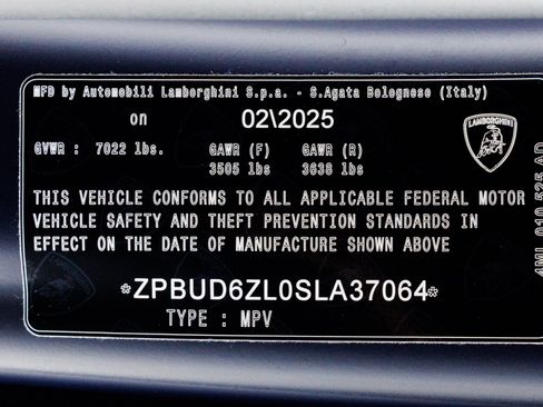 Used 2025 Lamborghini Urus Performante AWD/4WD image 86