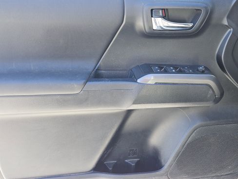 Used 2021 Toyota Tacoma TRD Off-Road w/ Technology Package image 25