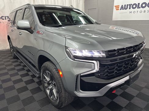 Used 2023 Chevrolet Suburban Z71 w/ Luxury Package image 2