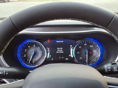 New 2026 Chrysler Pacifica Select image 16