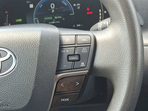 Used 2025 Toyota Camry LE AWD/4WD image 21
