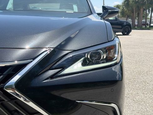 Used 2025 Lexus ES 350 w/ Premium Package FWD image 9