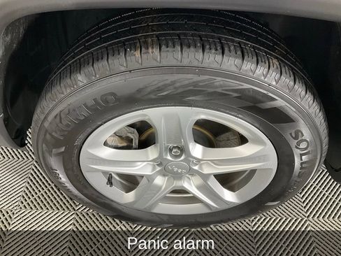 Certified 2023 Jeep Compass Sport image 12