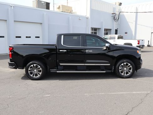 Used 2023 Chevrolet Silverado 1500 High Country w/ Technology Package AWD/4WD image 11