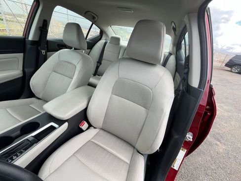 Used 2025 Nissan Altima 2.5 SV FWD image 36