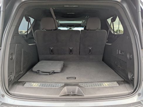 Used 2022 Chevrolet Suburban RST w/ Luxury Package AWD/4WD image 39