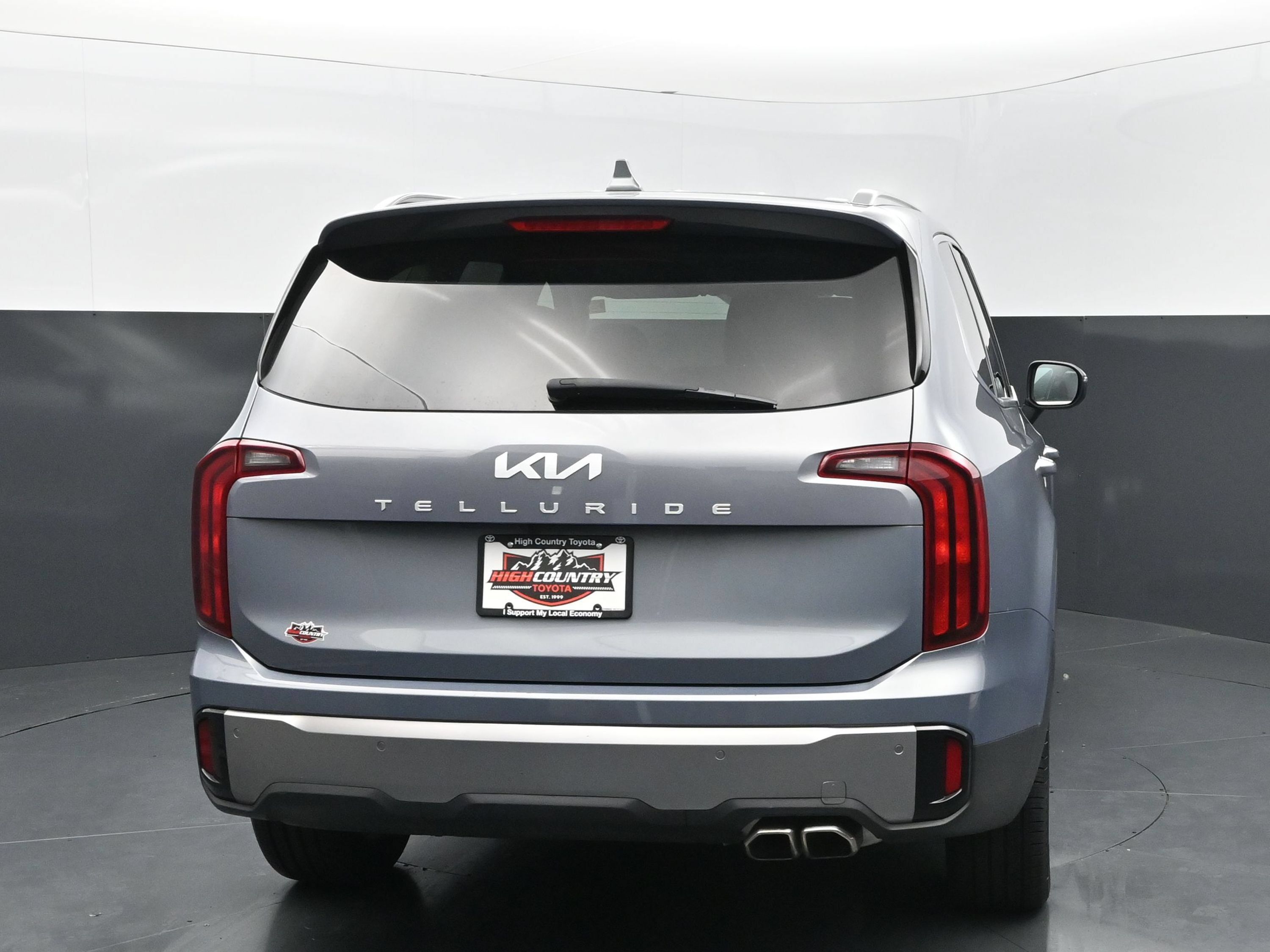 Used 2025 Kia Telluride S FWD image 5