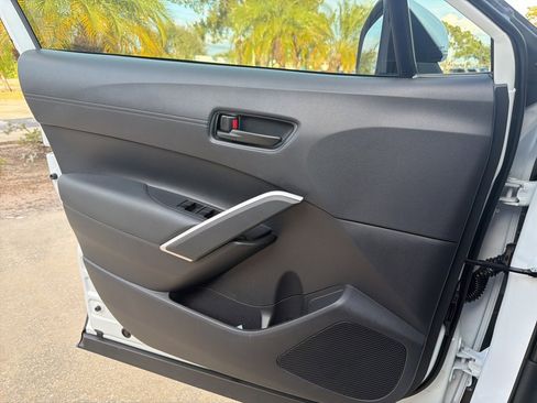 Used 2024 Toyota Corolla Cross LE image 19