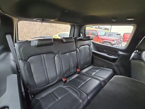 Used 2024 Jeep Wagoneer Series II image 18