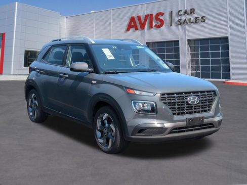 Used 2025 Hyundai Venue SEL FWD image 3