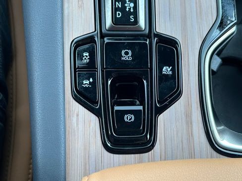 Used 2025 Lexus RX 350h w/ Kick Sensor & Tow Package AWD/4WD image 32
