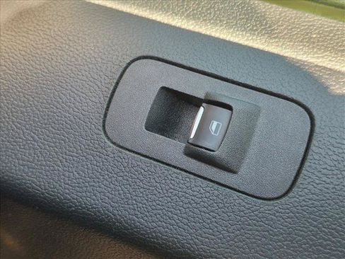 Used 2020 Ford F150 Lariat RWD image 15
