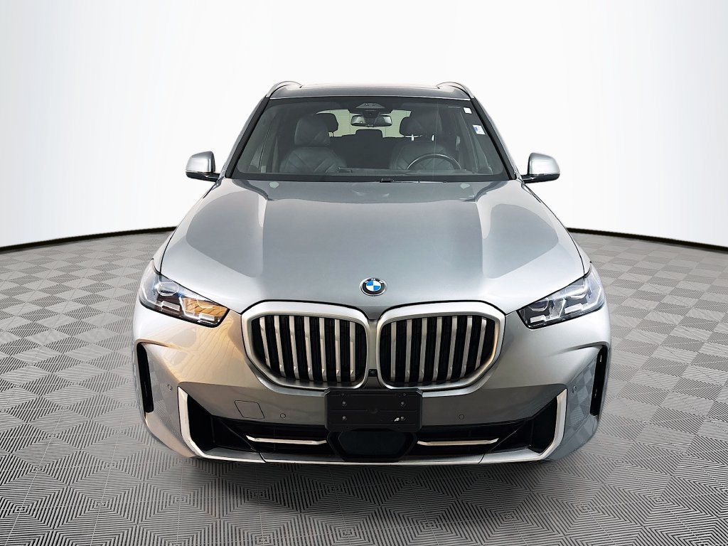 Used 2024 BMW X5 xDrive40i AWD/4WD image 2