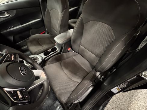 Used 2020 Kia Forte LXS image 18