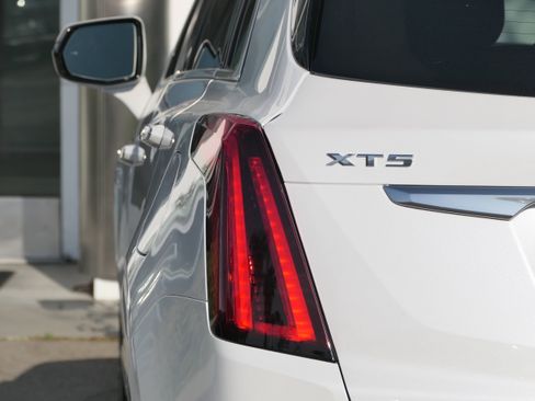 Certified 2024 Cadillac XT5 Premium Luxury FWD image 5