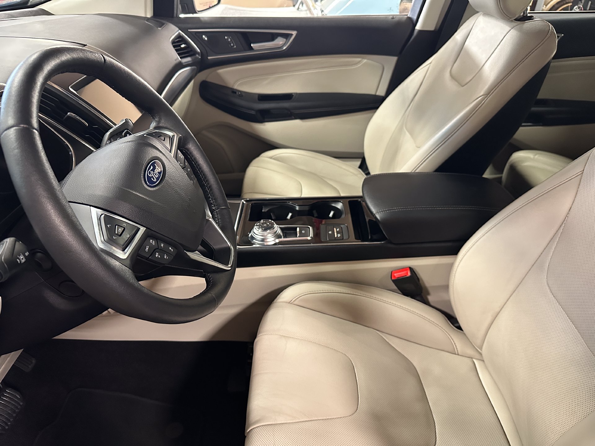 Used 2019 Ford Edge Titanium w/ Equipment Group 301A AWD/4WD image 12