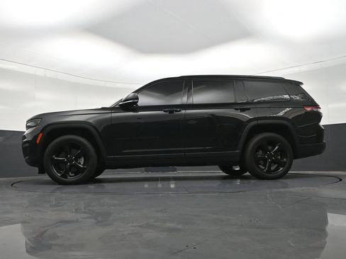 Used 2022 Jeep Grand Cherokee L Limited w/ Black Appearance Package RWD image 30