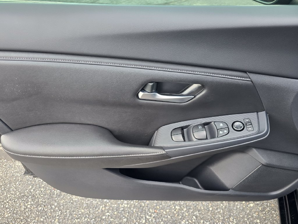 Used 2025 Nissan Sentra SV w/ All-Weather Package FWD image 8
