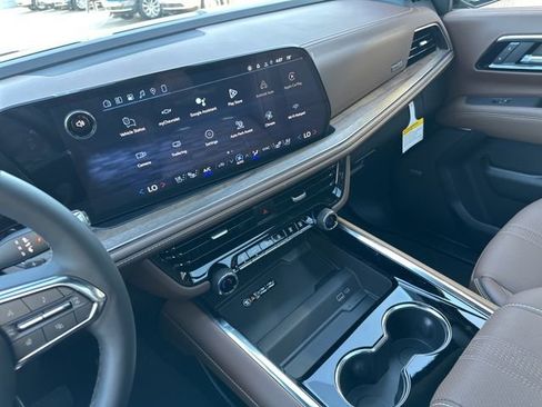 New 2026 Chevrolet Suburban High Country w/ Sun And Tow Package image 33