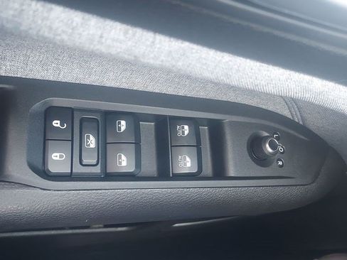 Used 2025 Jeep Compass Latitude AWD/4WD image 25
