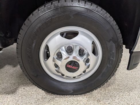 Used 2018 GMC Sierra 3500 SLT w/ Driver Alert Package AWD/4WD image 15