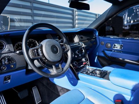 Used 2021 Rolls-Royce Cullinan Black Badge image 2