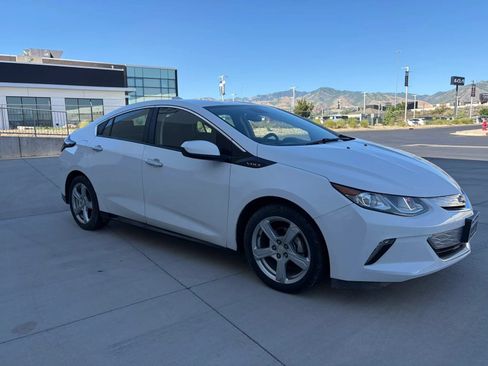 Used 2017 Chevrolet Volt LT FWD image 6