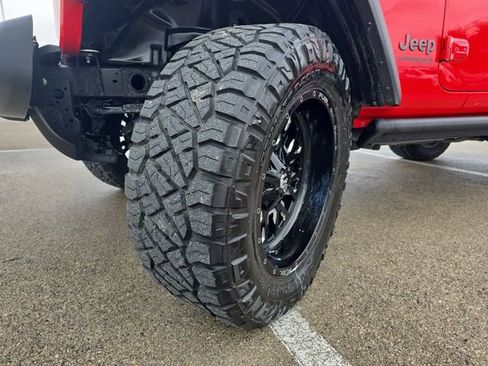 Used 2021 Jeep Wrangler Unlimited Rubicon image 32