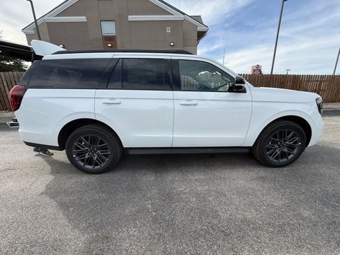 New 2026 Ford Expedition Platinum w/ Stealth Appearance Package image 8