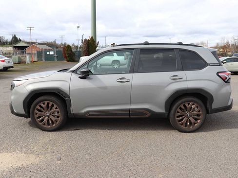 Used 2025 Subaru Forester Sport image 8