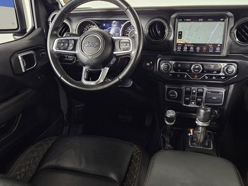 Used 2022 Jeep Gladiator Overland AWD/4WD image 9