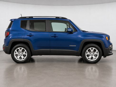 Used 2018 Jeep Renegade Latitude w/ Cold Weather Group AWD/4WD image 6