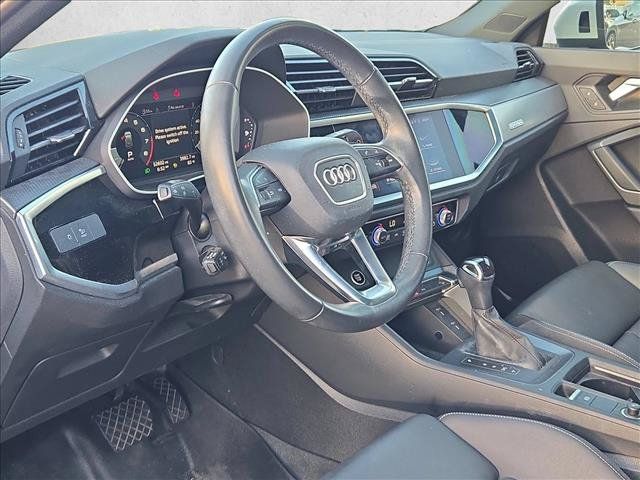 Used 2022 Audi Q3 2.0T Premium Plus w/ Premium Plus Package AWD/4WD image 9