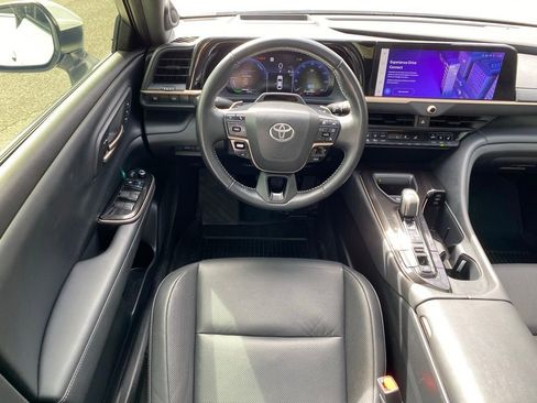 Used 2025 Toyota Crown Platinum image 35